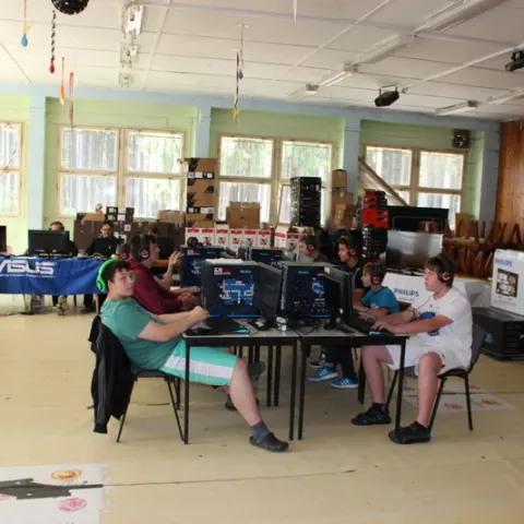Eš u Pacova 2015 - Mironet IT tábor 2015 – fotka 211
