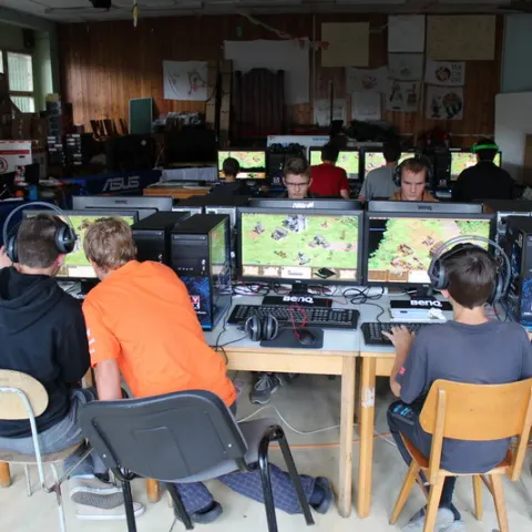 Eš u Pacova 2015 - Mironet IT tábor 2015 – fotka 254