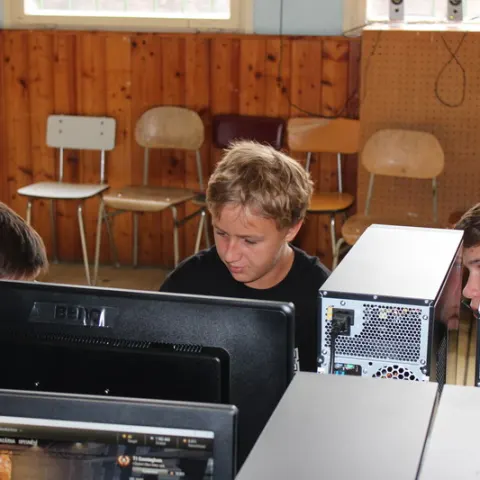 Eš u Pacova 2015 - Mironet IT tábor 2015 – fotka 140