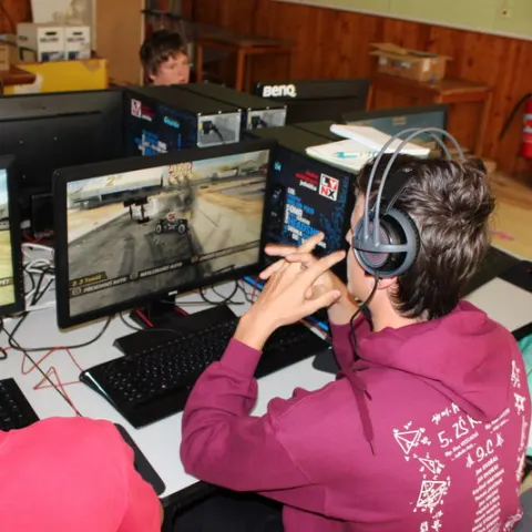 Eš u Pacova 2015 - Mironet IT tábor 2015 – fotka 193