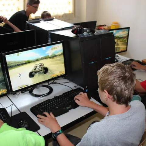 Eš u Pacova 2015 - Mironet IT tábor 2015 – fotka 200